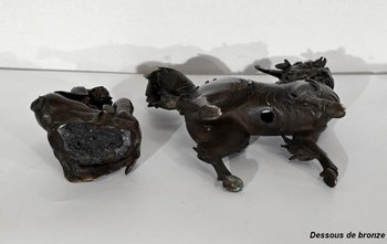 Personaggio cinese in bronzo e cane Fao, stile asiatico - inizio XX secolo