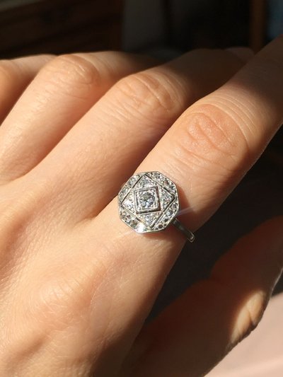 Bague Art Déco en platine et diamants