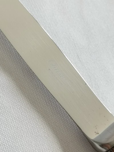 Set di 12 coltelli da formaggio e dessert Christofle Marly placcati in argento, lunghezza 19,5 cm, lama in acciaio inox.