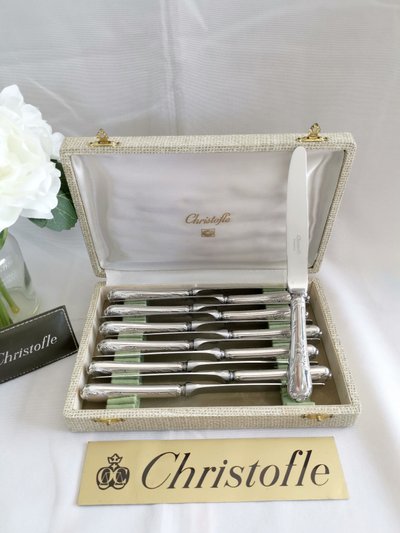 Set di 12 coltelli da formaggio e dessert Christofle Marly placcati in argento, lunghezza 19,5 cm, lama in acciaio inox.