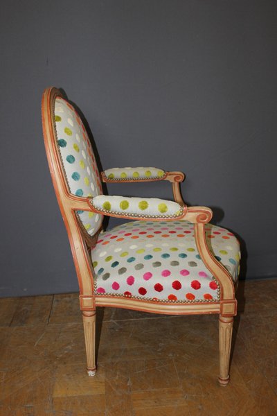 Paire de Fauteuils de Style Louis XVI Médaillon  