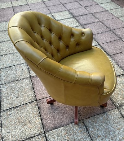 Un fauteuil de relaxation ou de bureau.