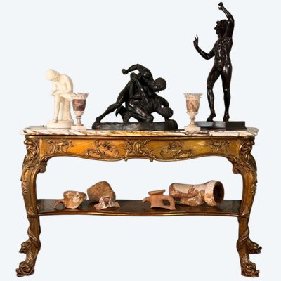 Console en bois doré, quatre pieds garnis de monstres marins, marbre brèche violette, vers 1900