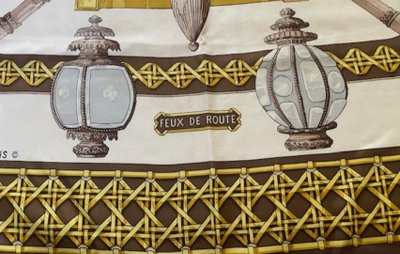 Hermès Paris , carré de soie