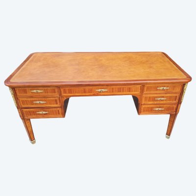 Scrivania in stile Luigi XVI con intarsi in legno di satinwood, fine XIX secolo.