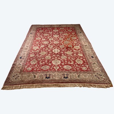 Orientalischer Wollteppich mit Seidenbesatz