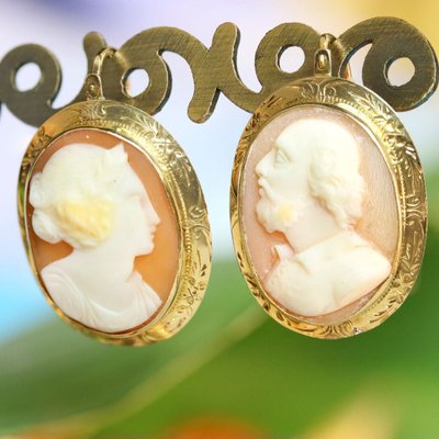 Boucles d'oreilles anciennes or et camées