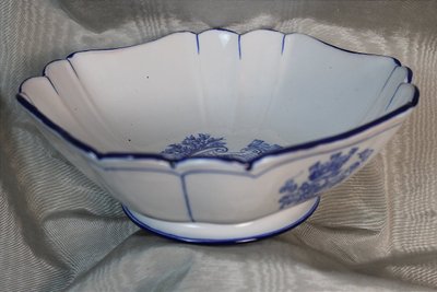 Coupe en faïence de Saint Clément signé de Gallé décor au blason de  Nancy ép. 19ème