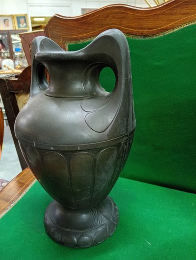 Paire de vases en terre cuite patinée – Style Art Nouveau – Vers 1900