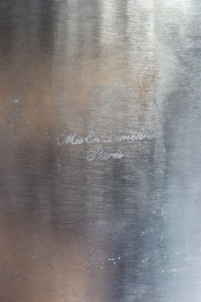 Handlungsaufforderung – Paris, Großes versilbertes Metalltablett, 20. Jahrhundert