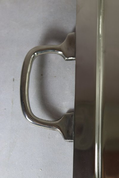 Handlungsaufforderung – Paris, Großes versilbertes Metalltablett, 20. Jahrhundert