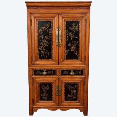 Mobiletto cinese in legno con pannelli laccati – Decorato con uccelli e fiori