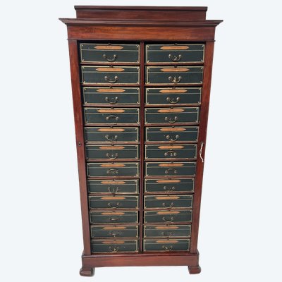 Aktenschrank aus Mahagonifurnier aus der Zeit Louis-Philippes, 19. Jahrhundert