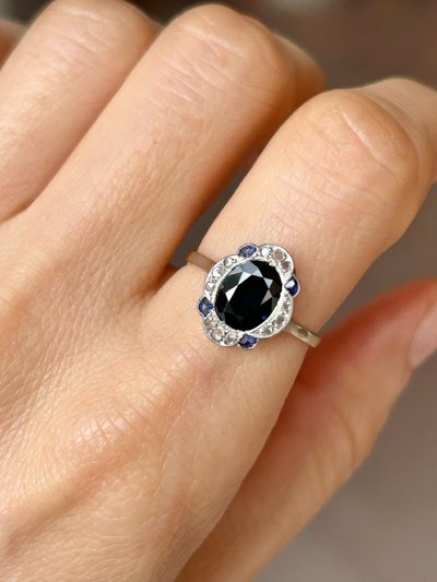 Art Deco ring in 18K yellow gold and platinum with sapphire and diamonds