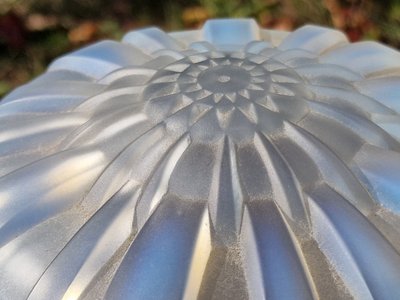 Opal-effect glass candy box by André Hunebelle, Art Deco, 1930, Chrysanthemum model