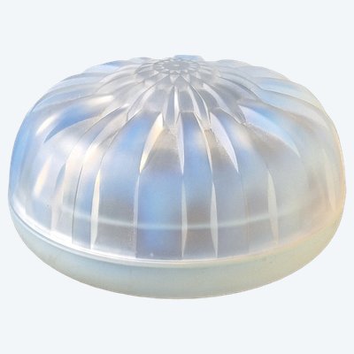 Bonbonniere aus opalisierendem Glas von André Hunebelle, Art déco, 1930, Modell „Chrysantheme“