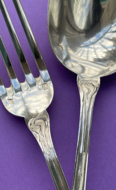 6 coperti da dessert in stile Art Nouveau.