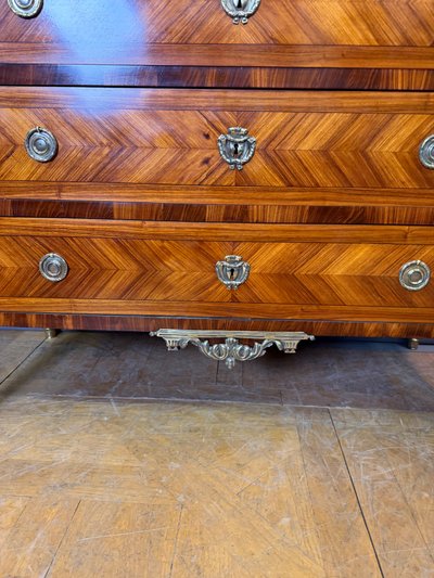 Commode Louis XVI en Bois de rose et palissandre