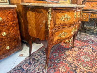 COMMODE  EPOQUE LOUIS XV ESTAMPILLEE JACQUES BIRCKLE