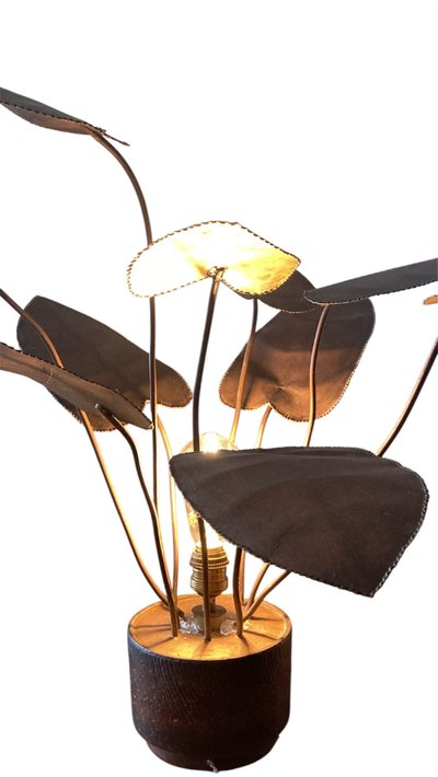 LAMPE SCULPTURALE EN MÉTAL, ANNÉES 1960/70