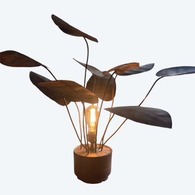 LAMPE SCULPTURALE EN MÉTAL, ANNÉES 1960/70