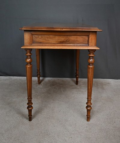 Solid walnut desk, Louis XVI style – 1920