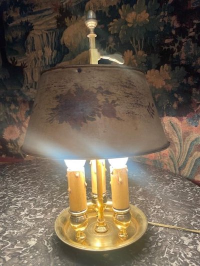Charmante lampe bouillotte de style Louis XVI