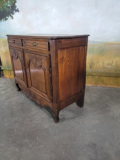 Geschnitztes Sideboard aus massiver Eiche