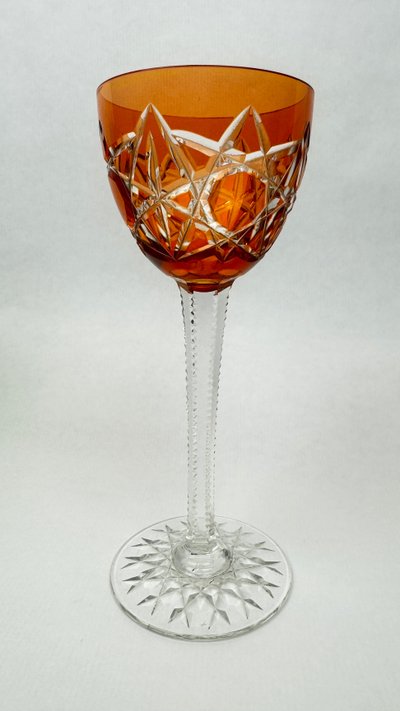 Suite de 5 verres anciens en cristal taillé doublé couleur 19 cm – Baccarat – Modèle S1136 – vers 1890