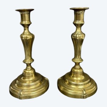 Paire de bougeoirs en bronze doré époque Régence XVIIIème