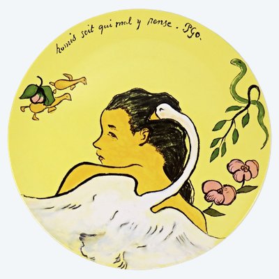 Gien earthenware cake plate featuring the "Leda and the Swan" design, inspired by Gauguin, from 1990