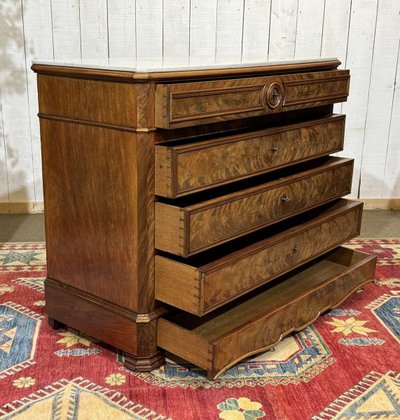 Comò in stile Napoleone III in mogano, rovere e piano in marmo bianco, fine XIX secolo