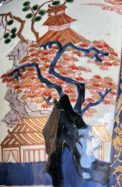 Exceptionnelle et monumentale potiche couverte japonaise en porcelaine d’Arita à décor Imari XVIII è