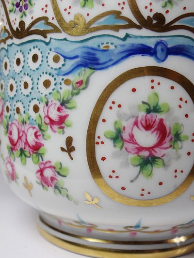 Vaso da fiori d'epoca in porcellana di Limoges dipinto a mano, M. Carpezat, 1900-1930