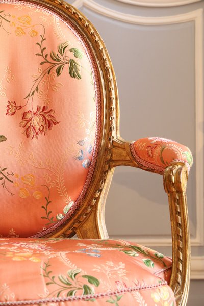 Ein Satz von vier Louis-XVI-Sesseln von Nadal l'Ainé