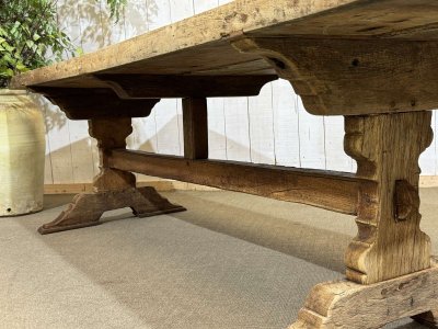 Klostertisch aus roher Eiche, 19. Jahrhundert