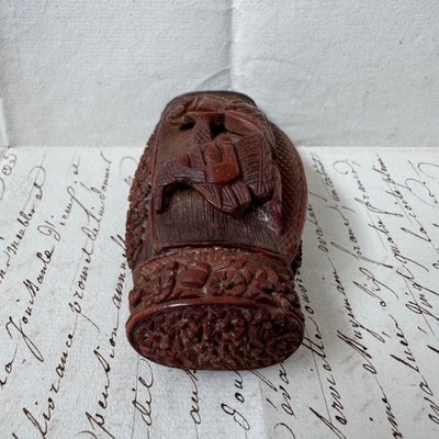 19th-century corozo snuffbox depicting a couple; the work of a convict