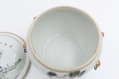 VASO CON COPERCHIO KAMCHENG in porcellana CINESE del XIX secolo