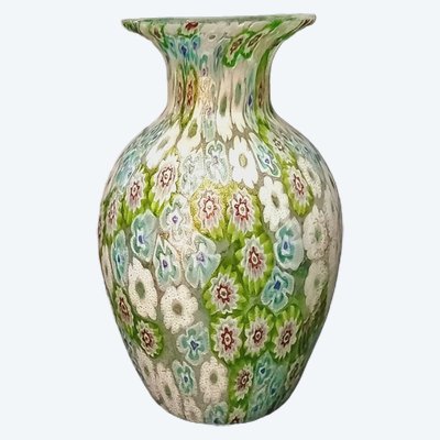 Vaso in vetro di Murano con motivi millefiori
