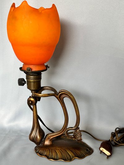 Lampada in bronzo < N> Tulip DAUM, fine XIX - inizio XX secolo 