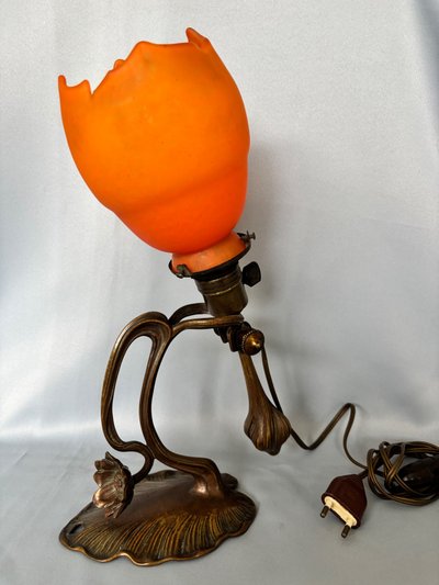 Lampada in bronzo < N> Tulip DAUM, fine XIX - inizio XX secolo 