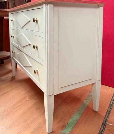 Moderne Kommode mit 3 Schubladen
