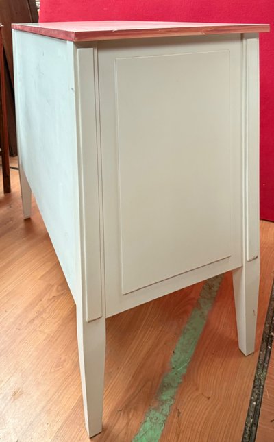 Moderne Kommode mit 3 Schubladen
