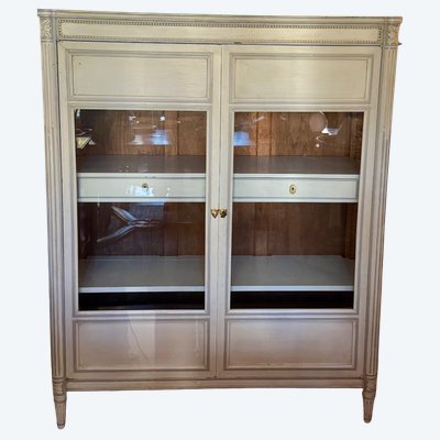 Gray lacquered display cabinet in the Louis XVI style 