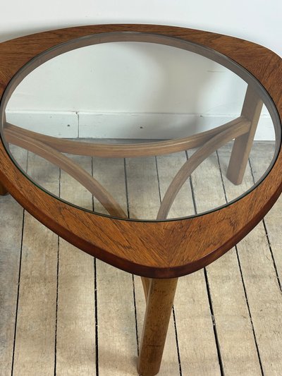 Table basse Tricester par Nathan en teck et vitré 1970