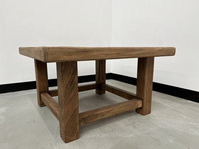 Moderner quadratischer Couchtisch aus Eiche
