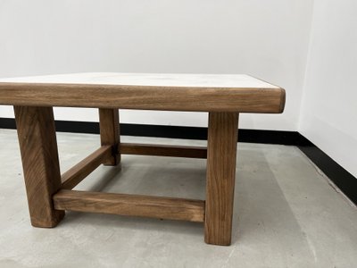 Moderner quadratischer Couchtisch aus Eiche