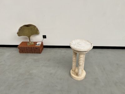 3-column marble bench, circa 1970