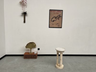 3-column marble bench, circa 1970