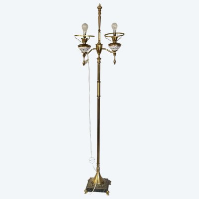 Stehlampe mit Opalglas